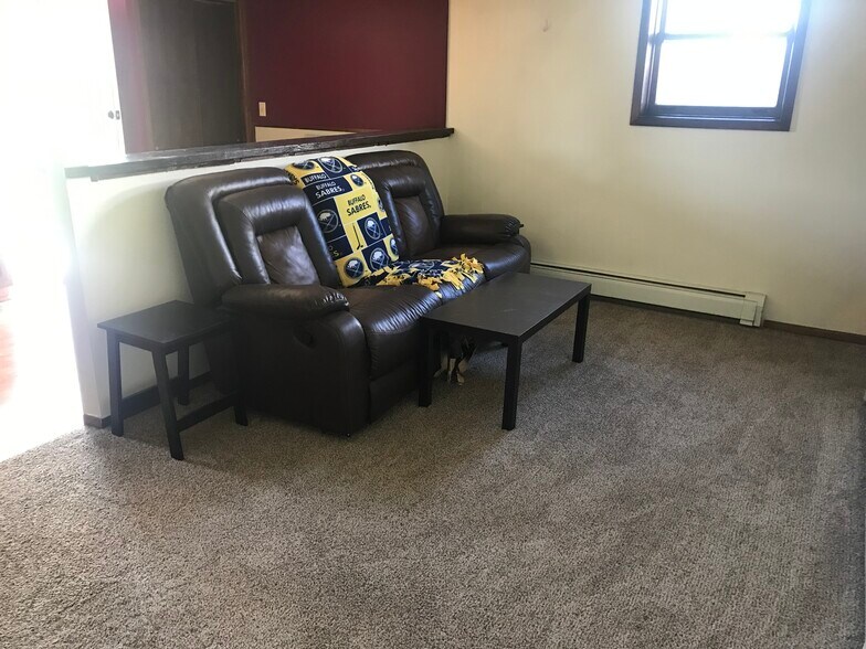 Building Photo - 155 Evergreen Pl