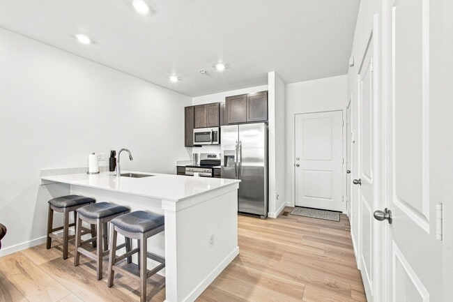 Building Photo - 8953 Whiteclover St