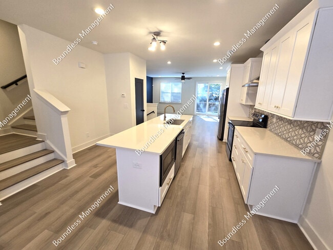 Building Photo - 340 Eugenia St SW