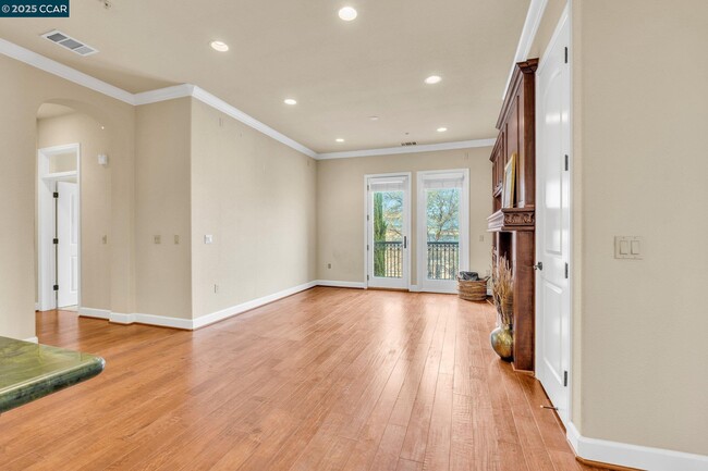 Building Photo - 1212 Sonata Dr