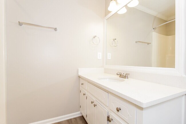 Building Photo - 5902 Bridgemont Pl