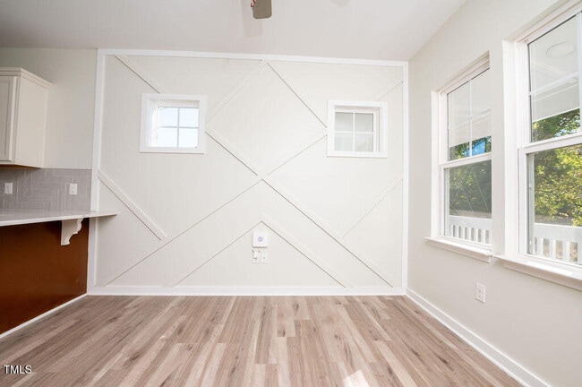 Building Photo - 831 Ridgeway Ave