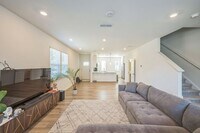 Building Photo - Charming 3BR Townhome in Raleigh