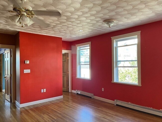 Building Photo - 15 3rd St