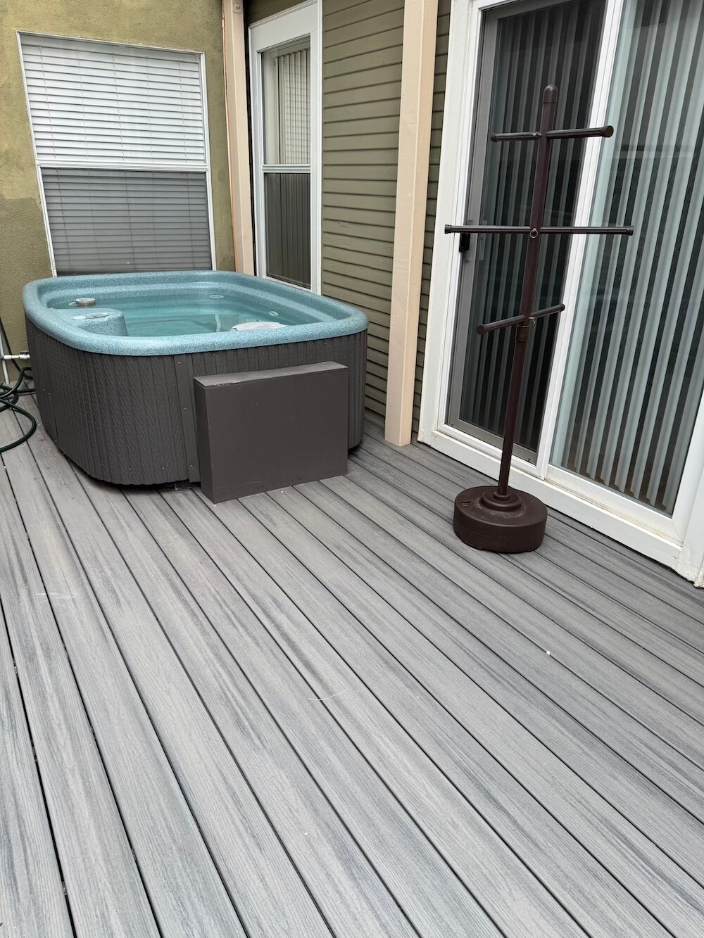 Patio Deck and Spa - 217 Kelp St