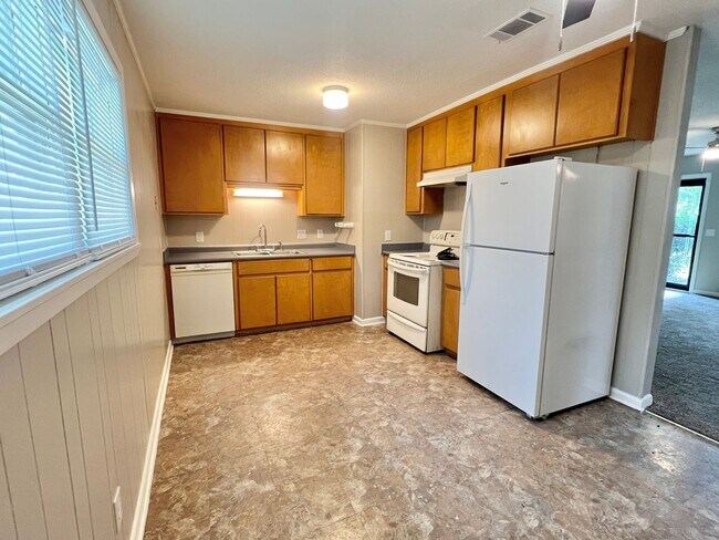 Building Photo - AVAILABLE NOW [NO PETS PERMITTED]
