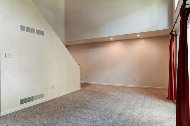 Building Photo - Three bedroom two bath townhome