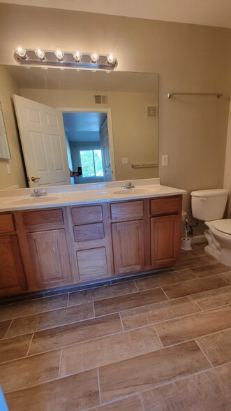Building Photo - 4875 S Balsam Way
