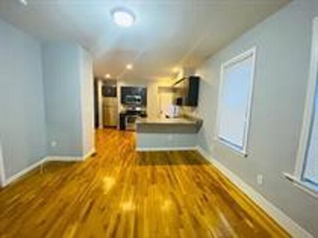 Building Photo - 39 Pinckney St