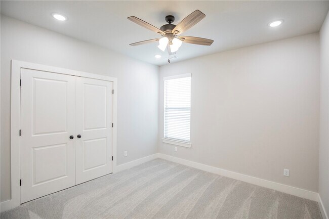 Building Photo - 7843 Range