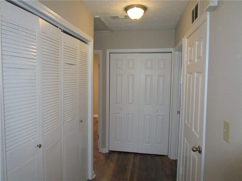 Building Photo - 4441 Township Dr