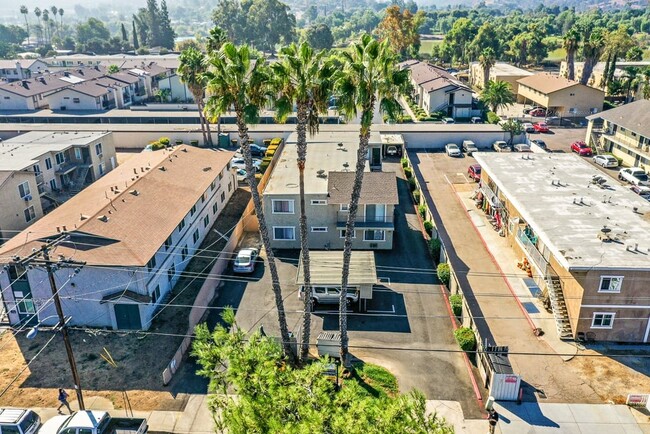 Building Photo - Laurel Palms