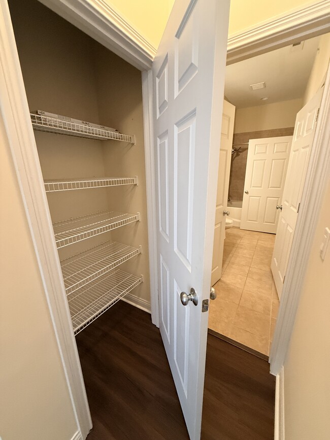 Building Photo - 252 Stetson St