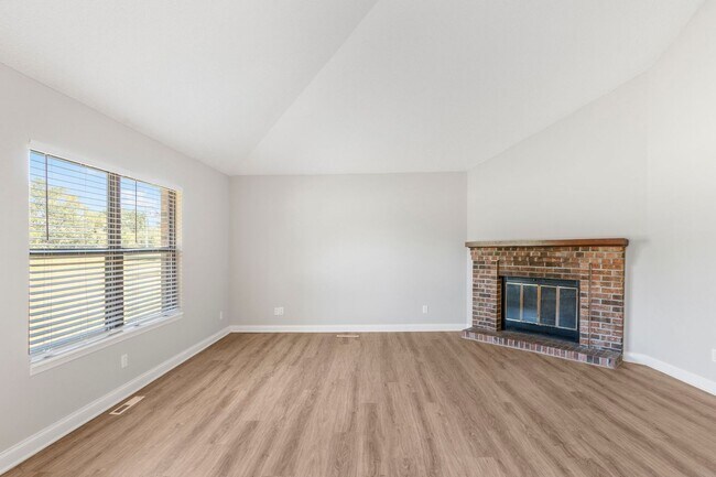 Building Photo - NEW 1720-1722-1724-1726 N Chapman Lane