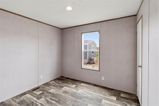 Building Photo - 5670 E Austin St