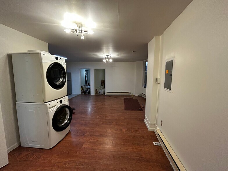 Building Photo - 926 N 63rd St