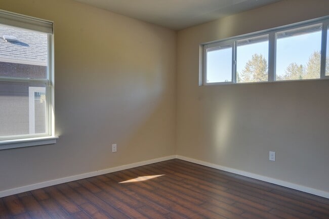 Building Photo - Luxury Oakleigh MainVue Home