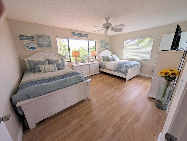Building Photo - 2934 Gulf of Mexico Dr