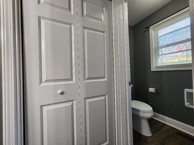 Building Photo - 216 McGarity St