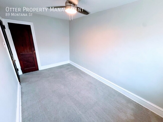 Building Photo - 89 Montana St