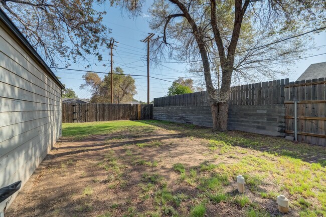 Building Photo - 2506 24th St