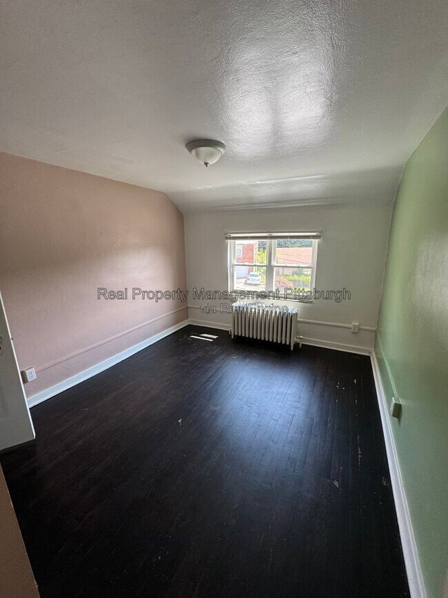 Building Photo - 2819 Morlock St