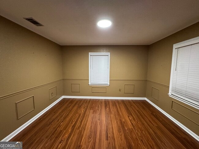 Building Photo - 107 Belair Dr