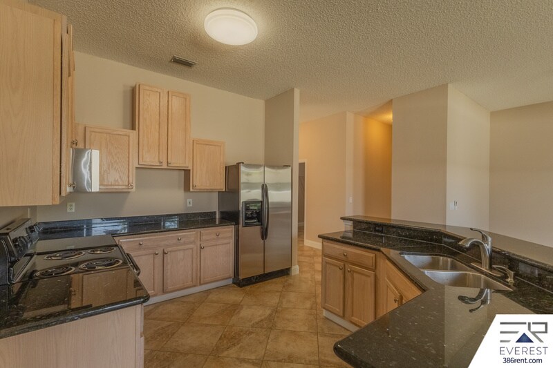 Building Photo - 14 Lysander Ln