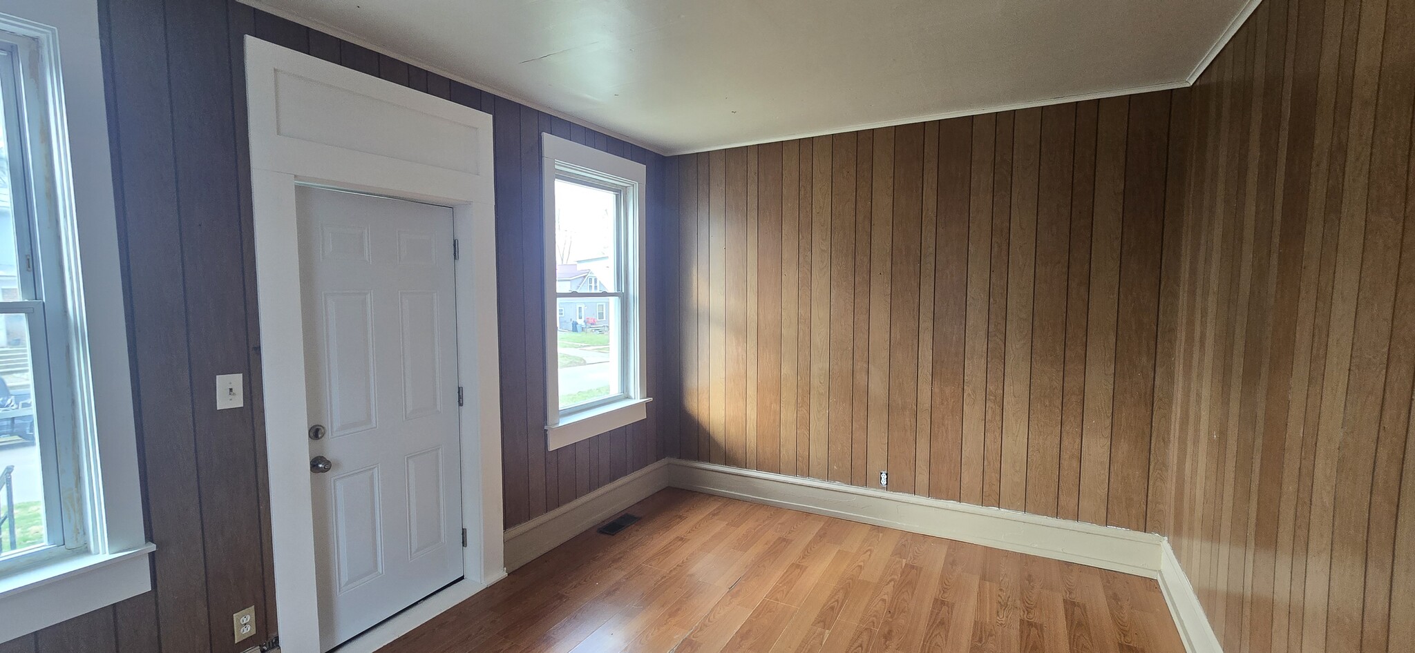 Building Photo - 490 Grand St