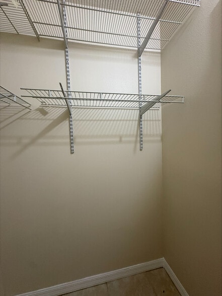 Walk in Closet - 738 Crest Pines Dr