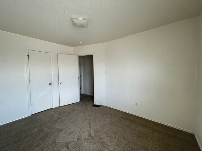 Building Photo - 1706 Tanner Cir