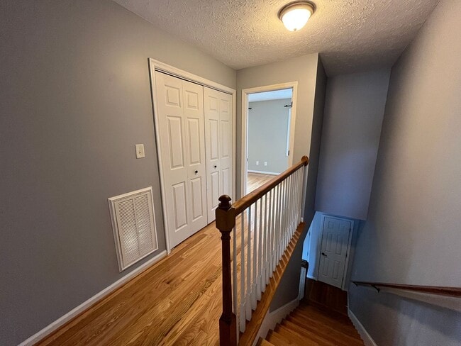 Building Photo - Townhouse at Wellington in Wyndhurst