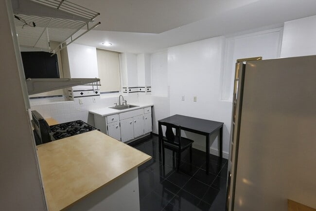 Building Photo - 235 Savin Hill Ave