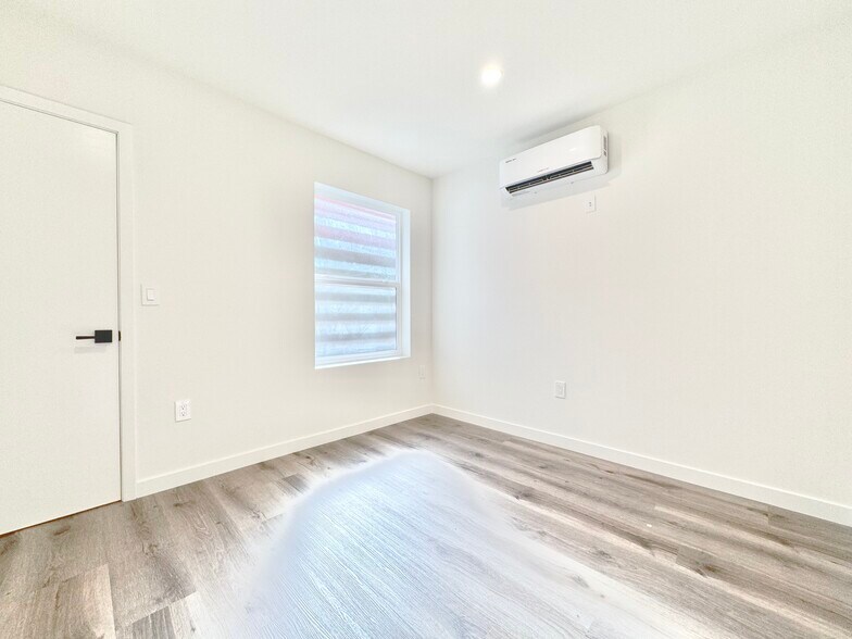 Building Photo - 4244 Inglewood Blvd