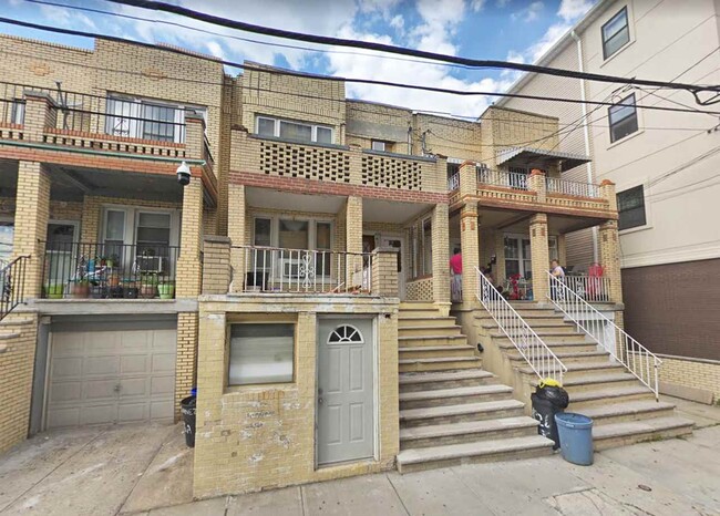 Building Photo - 426A 63rd St