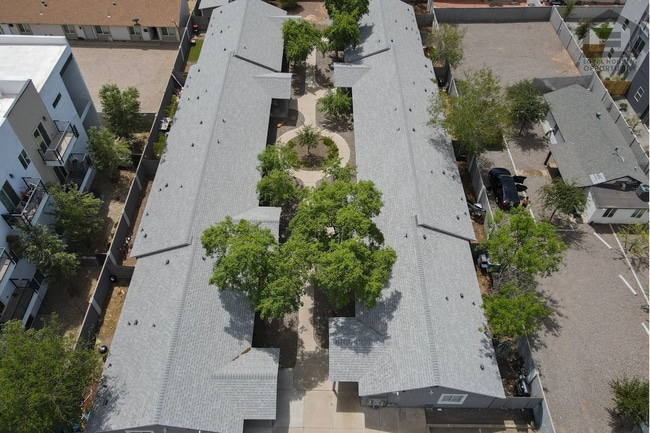 Building Photo - 1455 E Taylor St
