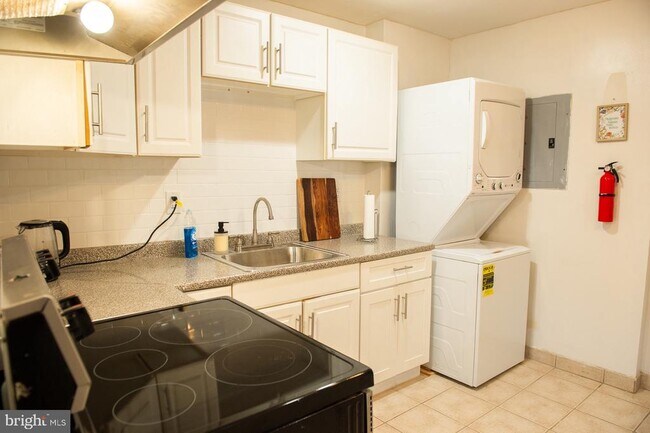 Building Photo - 3809 Ventnor Ave