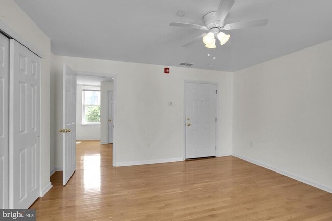 Building Photo - 1526 Brown St
