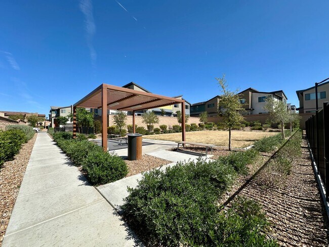 Building Photo - Inspirada Town Center