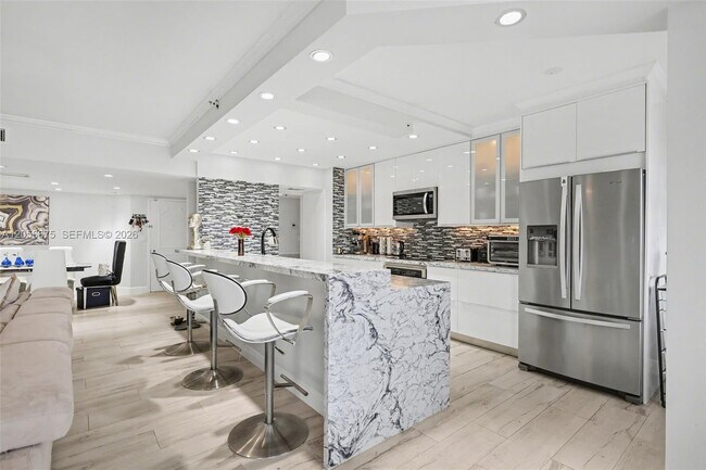 Building Photo - 300 Three Islands Boulevard
