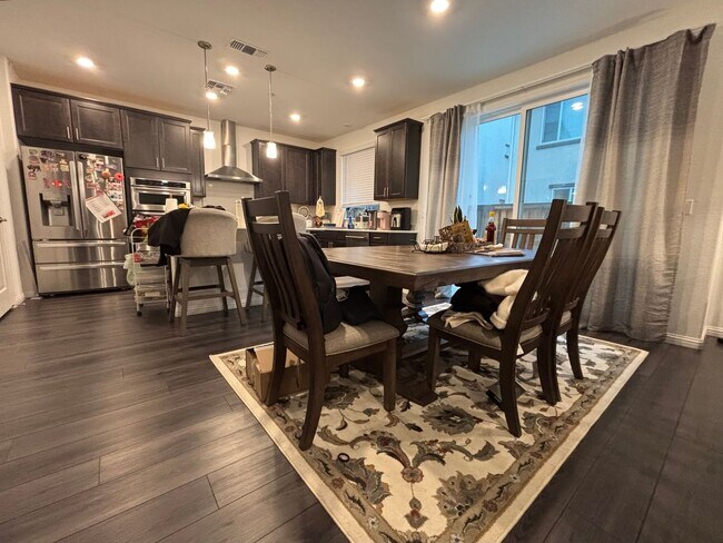 Building Photo - Gorgeous New home with 4 bed/2.5 bath in Brentwood