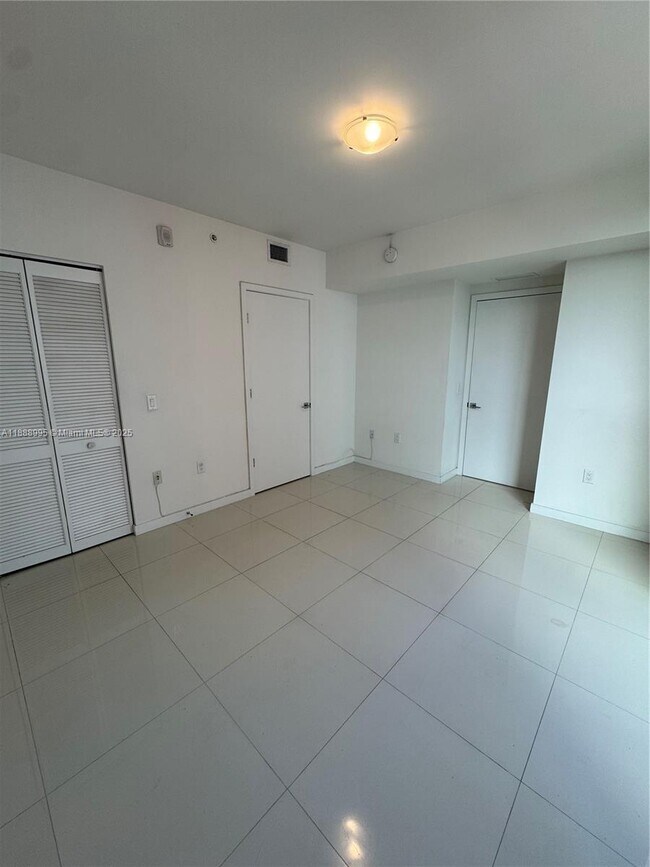 Building Photo - 7875 NW 107th Ave