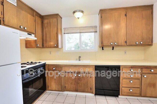 Building Photo - 2722 26th St