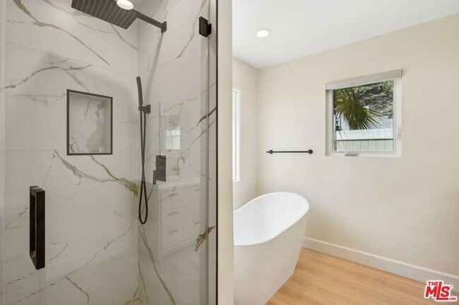 Building Photo - 5131 Campo Rd