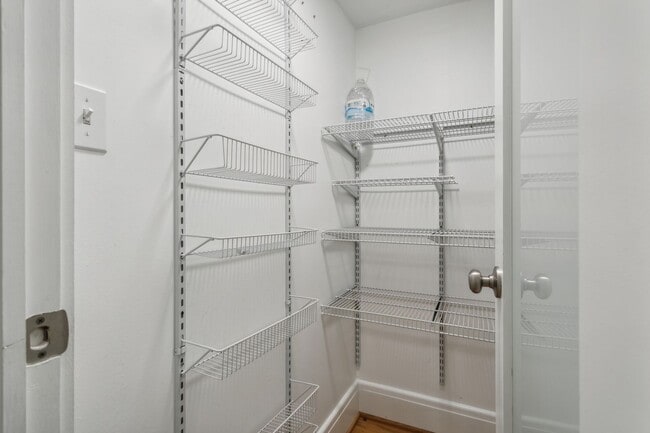 Building Photo - 1734 Hancock Ave