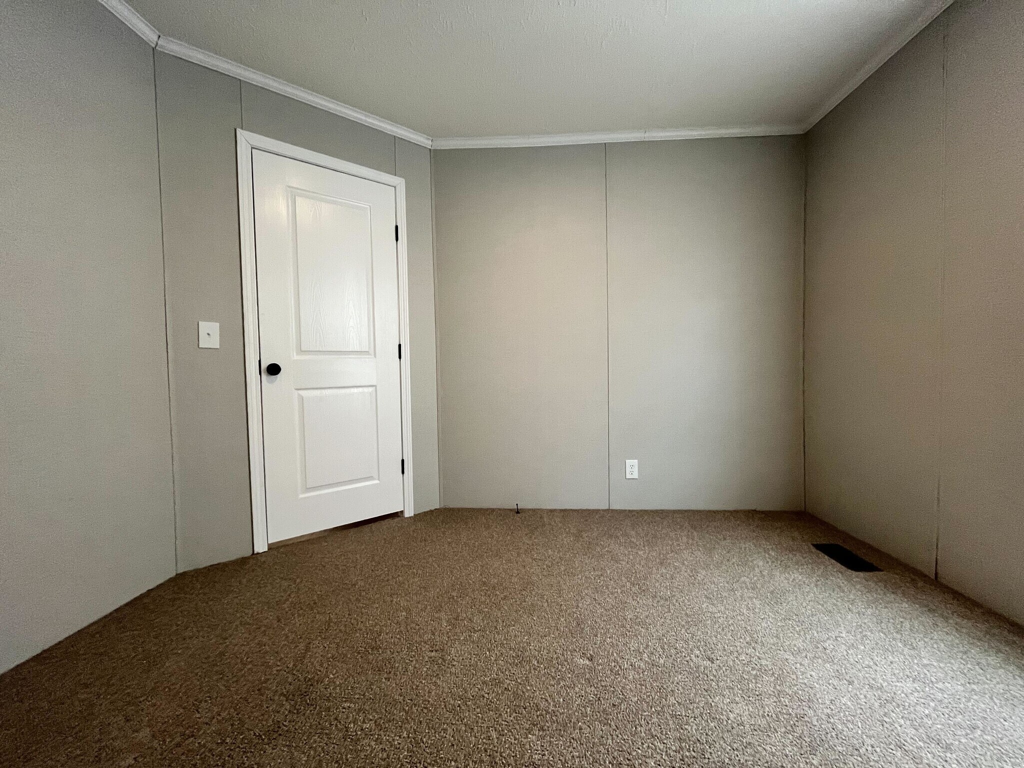 Building Photo - 1400 Georgia St