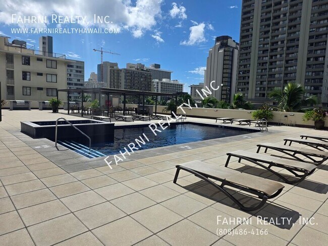 Building Photo - 2211 Ala Wai Blvd