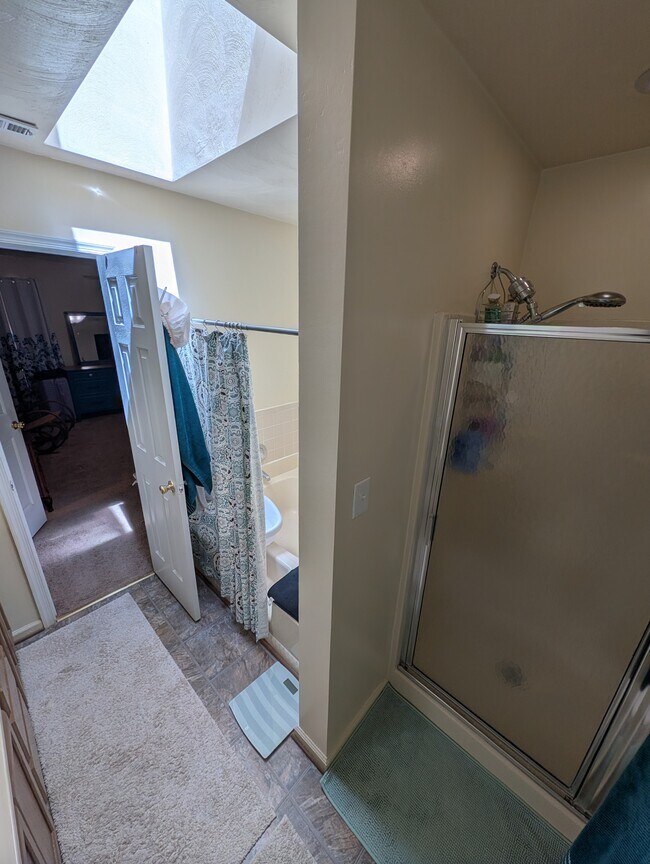 Building Photo - 1593 Winthrope Dr