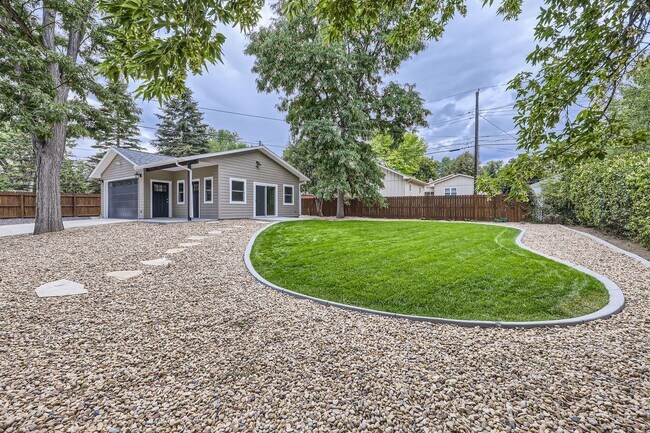 Building Photo - Wonderful West Old Town Home! A must see! ...