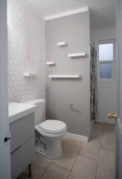 Building Photo - 14039 Gilmore St